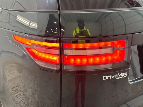 Used 2017 Land Rover Discovery HSE image 35