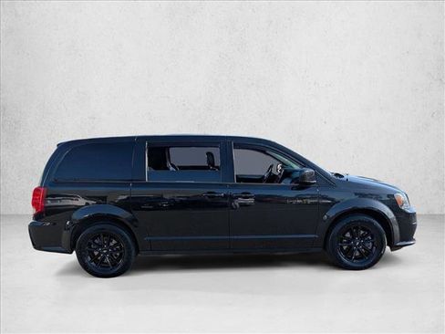 Used 2020 Dodge Grand Caravan GT image 4