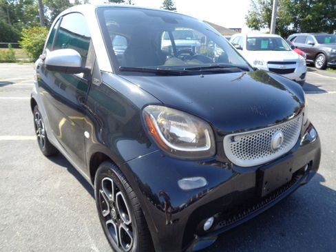 Used 2016 smart fortwo passion image 18