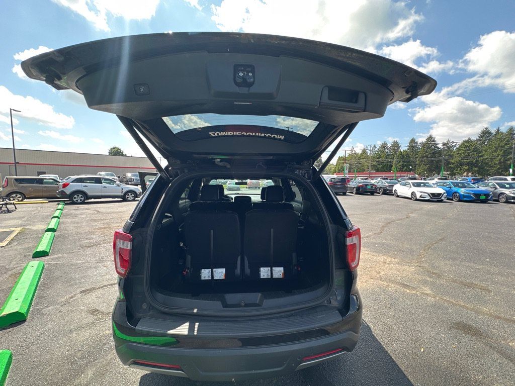 Used 2019 Ford Explorer XLT w/ Equipment Group 202A AWD/4WD image 19