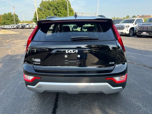 Used 2023 Kia Niro LX FWD image 8