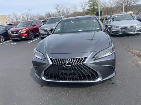 Used 2023 Lexus ES 350 Ultra Luxury w/ Accessory Package (Z1) image 2