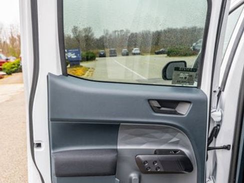 New 2025 Ford Maverick XL w/ Equipment Group 101A image 13