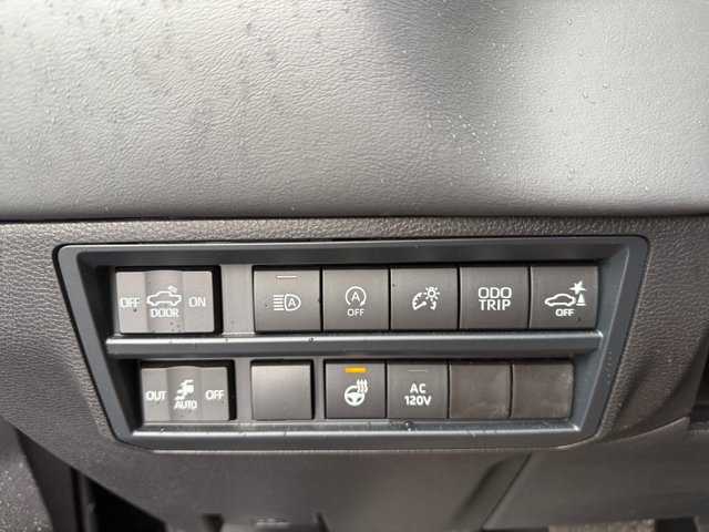 Used 2025 Toyota Tundra Platinum AWD/4WD image 19