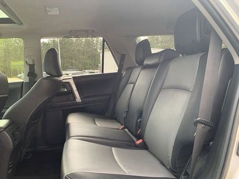 Used 2018 Toyota 4Runner SR5 Premium image 36