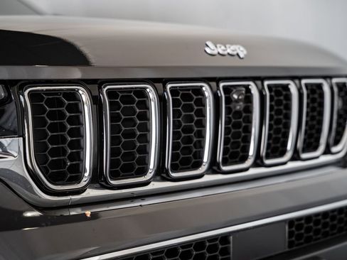 New 2025 Jeep Grand Cherokee Overland image 12