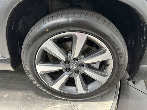 Certified 2024 Honda Pilot Elite image 12
