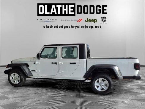 Used 2023 Jeep Gladiator Sport image 17