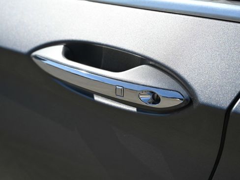 Used 2023 INFINITI QX50 Luxe AWD/4WD image 12