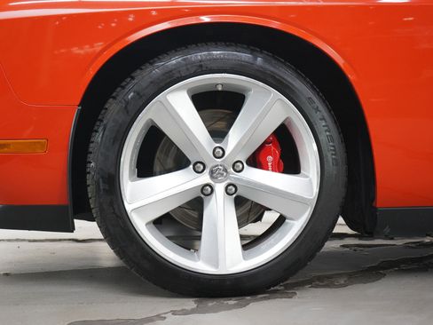 Used 2009 Dodge Challenger SRT8 RWD image 29