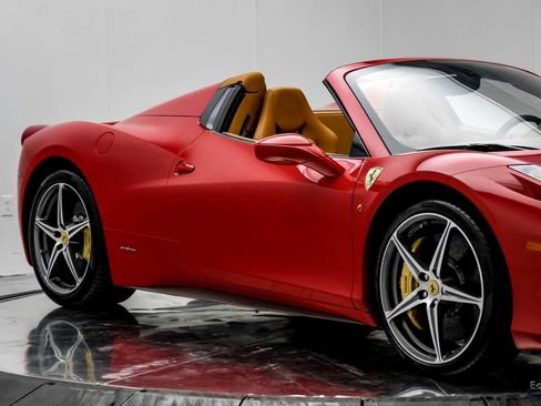 Used 2013 Ferrari 458 Spider 1,600 Original Miles image 32
