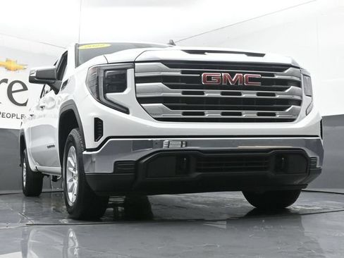 Used 2022 GMC Sierra 1500 SLE AWD/4WD image 3