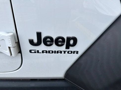 Used 2020 Jeep Gladiator Sport w/ Quick Order Package 24S AWD/4WD image 6