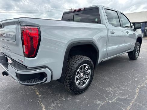 Used 2024 GMC Sierra 1500 AT4 w/ Technology Package AWD/4WD image 8