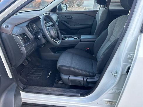 Certified 2021 Nissan Rogue S image 9