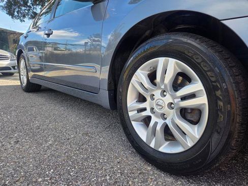 Used 2011 Nissan Altima 2.5 S w/ Special Edition Pkg image 3