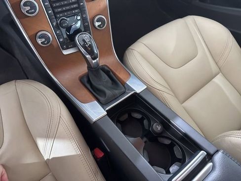 Used 2016 Volvo S60 T5 image 22