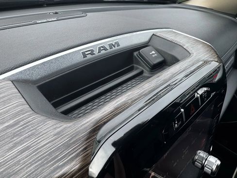 Used 2019 RAM 1500 Laramie image 31