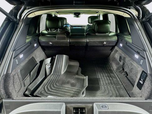 Used 2023 Land Rover Range Rover First Edition image 28