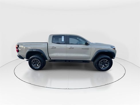 Used 2024 Chevrolet Colorado ZR2 image 9