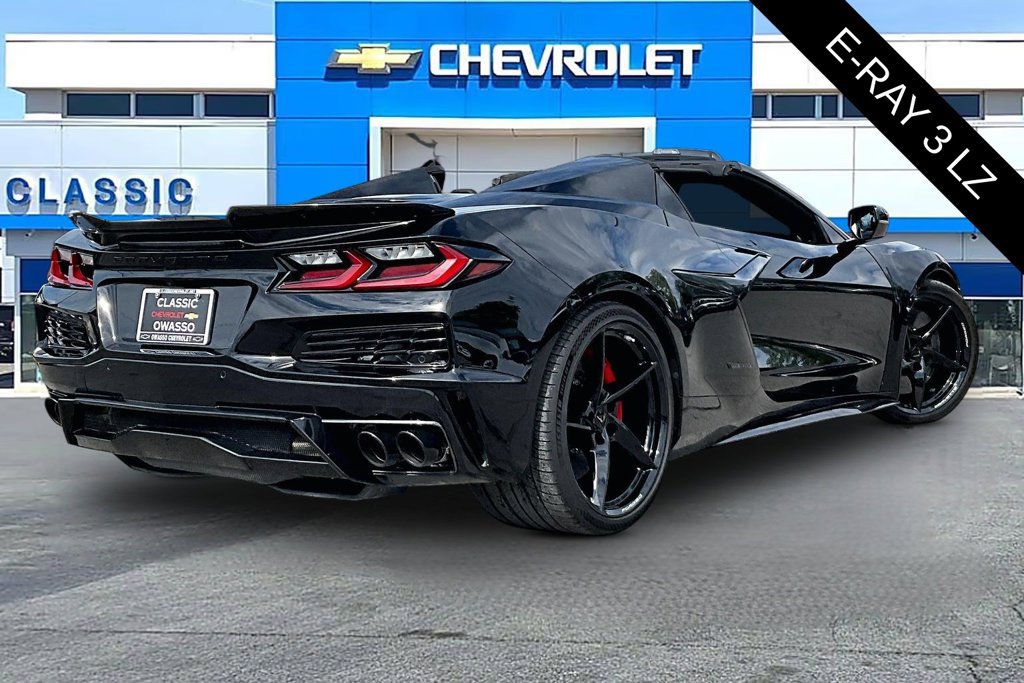 Used 2025 Chevrolet Corvette E-Ray w/ Stealth Interior Trim Package AWD/4WD image 18