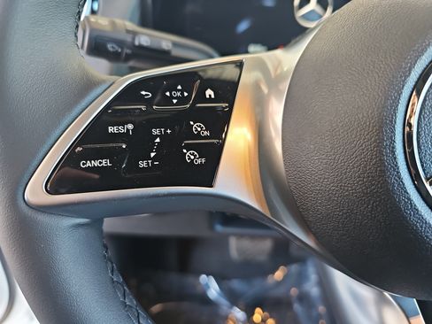 New 2026 Mercedes-Benz GLB 250 image 18