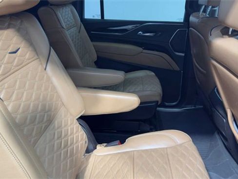 Used 2022 Cadillac Escalade ESV Premium Luxury image 19