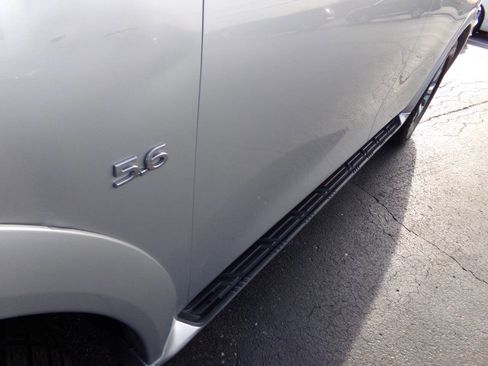 Used 2015 INFINITI QX80 4WD w/ Driver's Assistance Package image 33