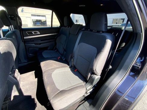 Used 2019 Ford Explorer XLT AWD/4WD image 25