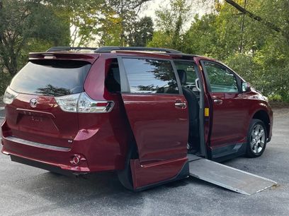 Used 2014 Toyota Sienna SE