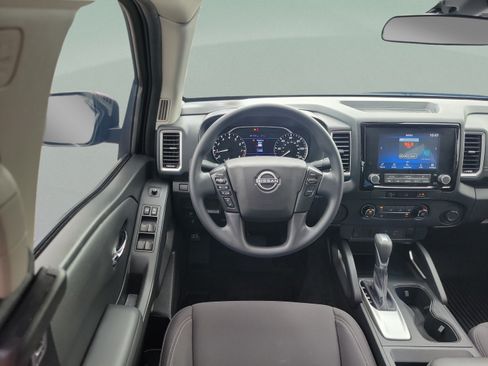 Certified 2024 Nissan Frontier SV RWD image 10