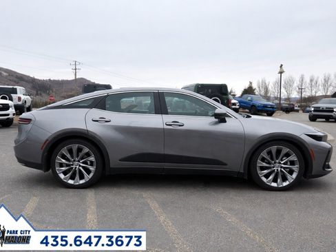 Used 2025 Toyota Crown Limited image 5