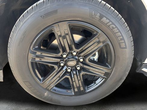 Used 2020 Ford Expedition XLT w/ Equipment Group 202A image 10