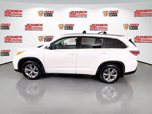 Used 2014 Toyota Highlander XLE AWD/4WD image 16