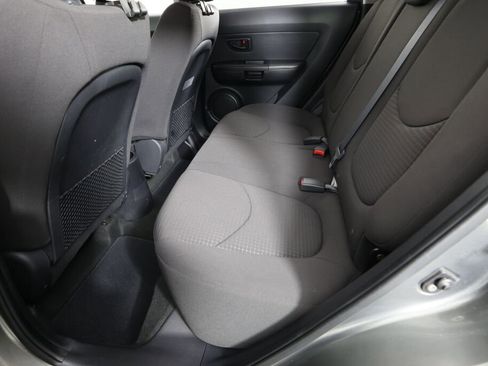 Used 2013 Kia Soul image 17