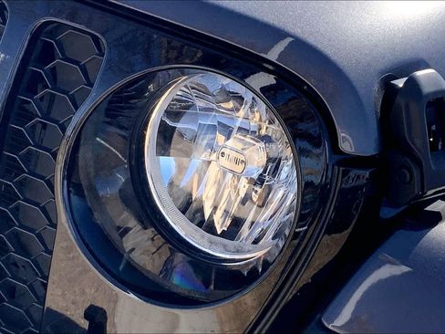 Used 2021 Jeep Gladiator Sport image 28