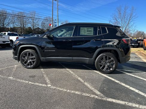New 2026 Jeep Compass Latitude image 5