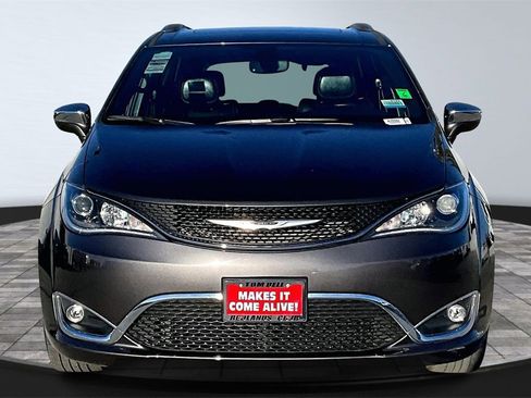 Certified 2020 Chrysler Pacifica Limited image 4