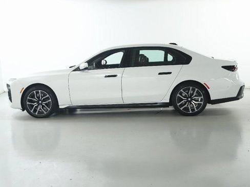 Used 2026 BMW 740i xDrive AWD/4WD image 4
