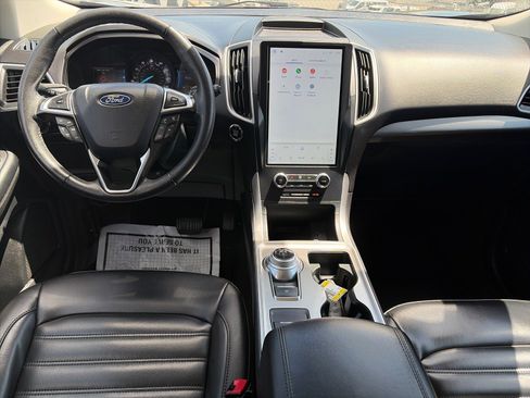 Certified 2024 Ford Edge SEL AWD/4WD image 6
