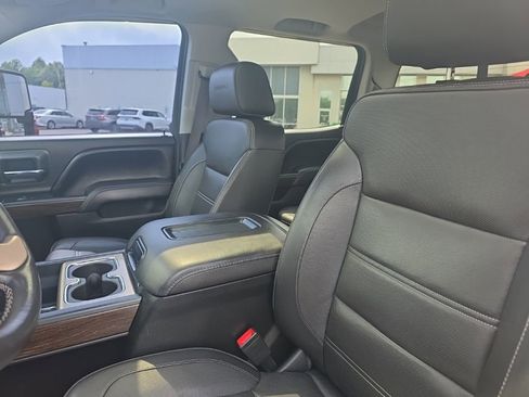 Used 2017 GMC Sierra 2500 Denali w/ Duramax Plus Package AWD/4WD image 12