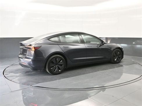 Used 2025 Tesla Model 3 Long Range image 15
