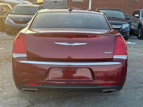 Used 2019 Chrysler 300 Limited image 9