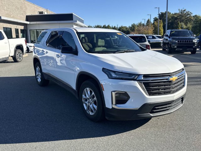 Used 2023 Chevrolet Traverse LS FWD image 3
