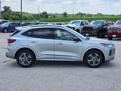 Used 2023 Ford Escape ST-Line w/ Tech Pack #1 AWD/4WD image 9