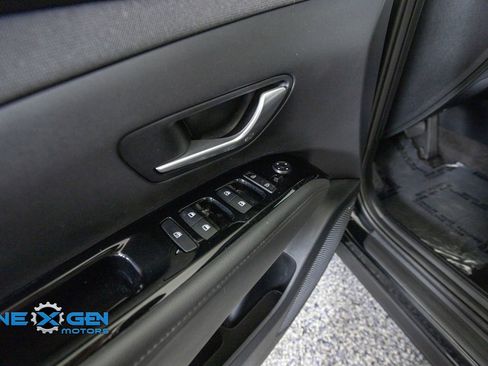 Used 2022 Hyundai Tucson Limited AWD/4WD image 12