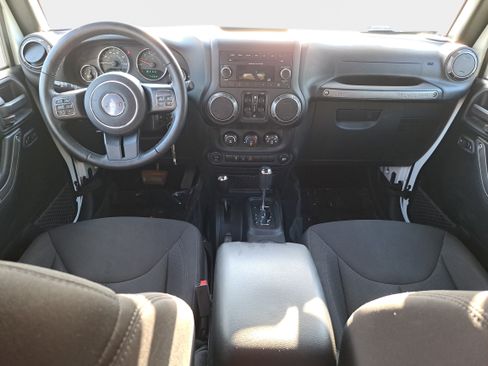 Used 2018 Jeep Wrangler Unlimited Sport S AWD/4WD image 9