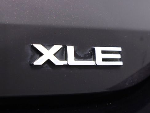 Used 2020 Toyota Highlander XLE image 44