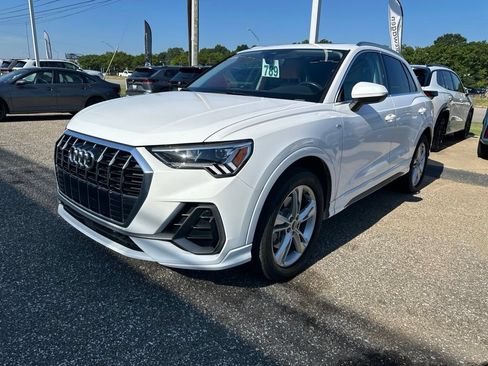 Used 2024 Audi Q3 2.0T Premium Plus w/ Premium Plus Package AWD/4WD image 1