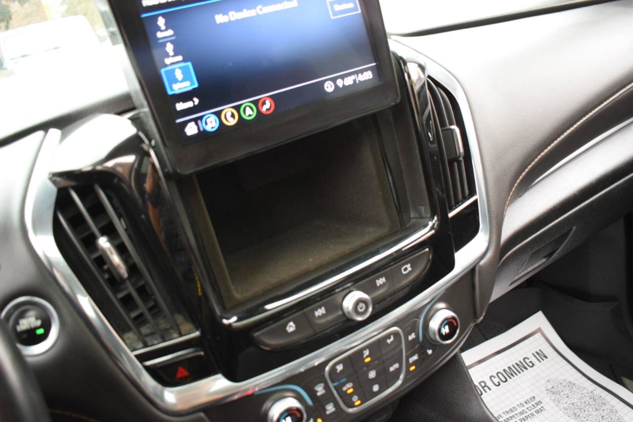 Used 2020 Chevrolet Traverse LT w/ LT Premium Package FWD image 30